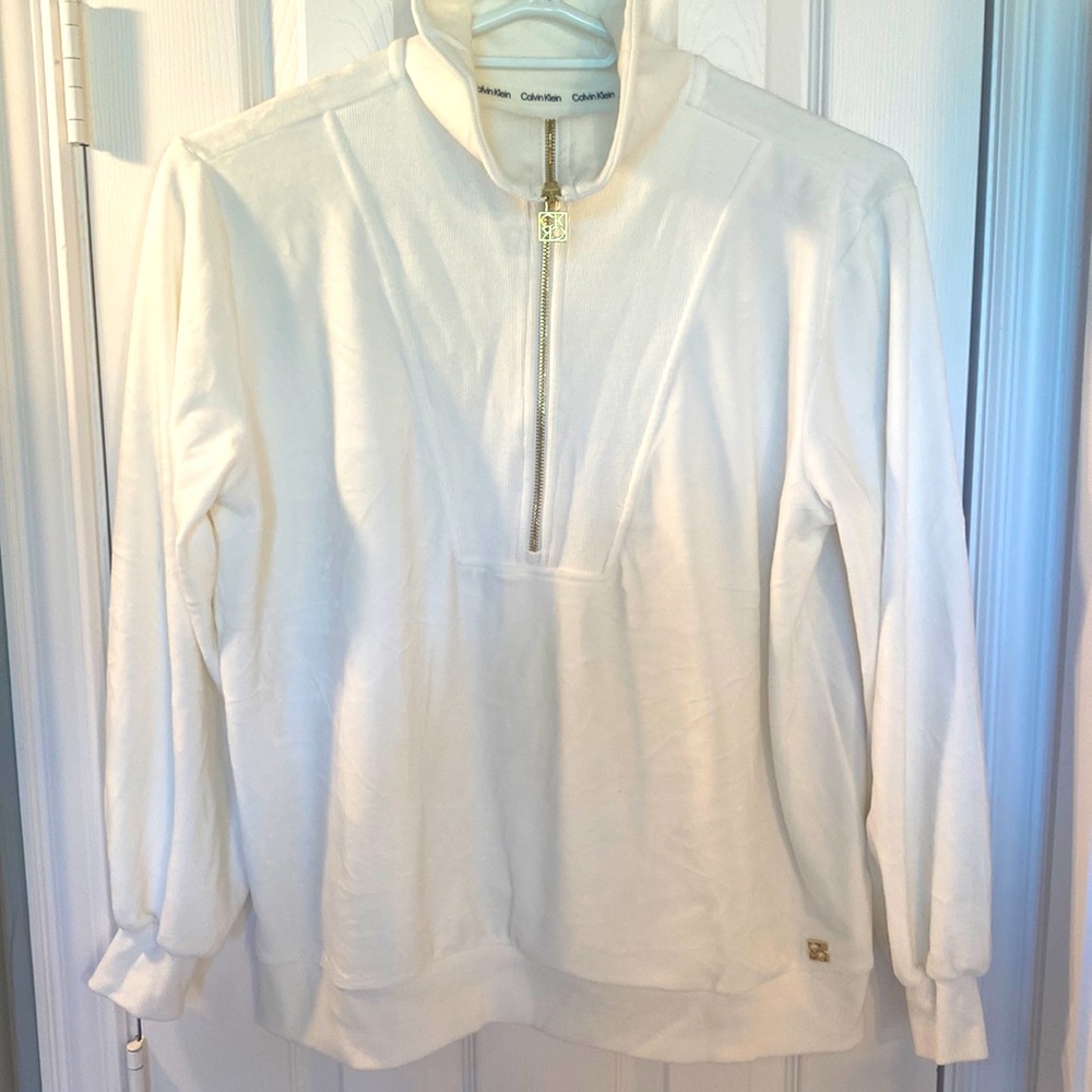 Soft winter white Calvin Klein Velour Pull over